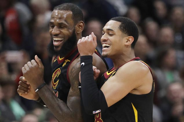 Jordan Clarkson nails huge four-point play in endgame as Cavs beat Bulls