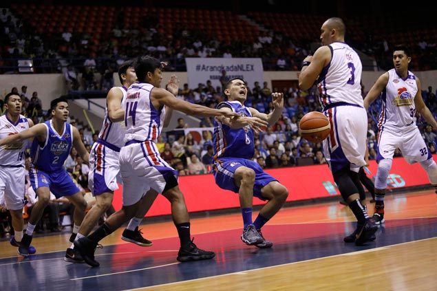 Birthday-boy Guiao still fuming over non-call on 'Lee push' that led to Alas' ACL injury