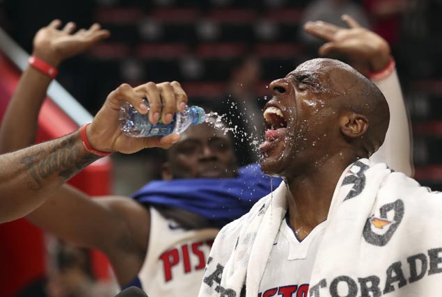 Anthony Tolliver hits six of Pistons’ 16 triples in rout of Bulls