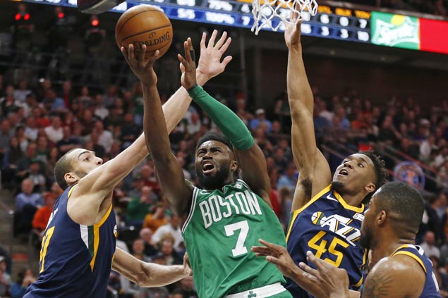 Jaylen Brown hits last-gasp triple to carry Celtics over Jazz