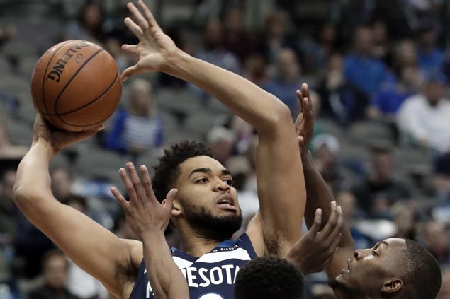 Karl-Anthony Towns posts 20-20 game as Wolves nip Mavs to gain ground in West playoff race