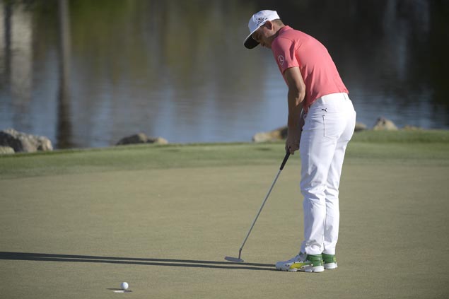 Rickie Fowler a stroke off as Beau Hossler eclipses stars in second round of Houston Open