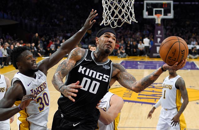 Kings arrest four-game slide with victory over Lakers