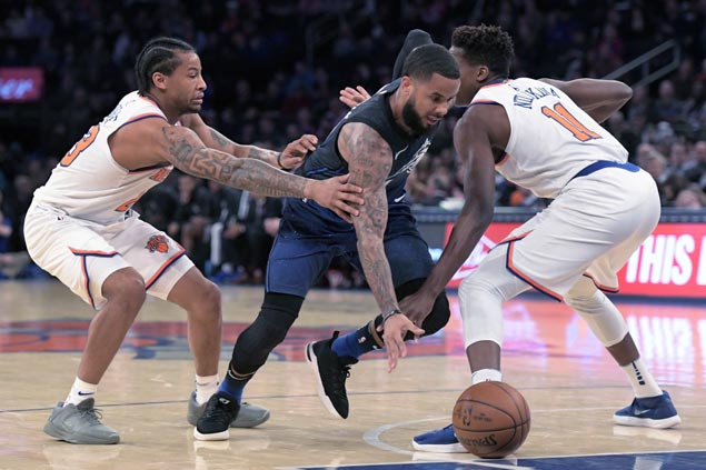 Magic snap three-game skid, send Knicks to fourth straight loss