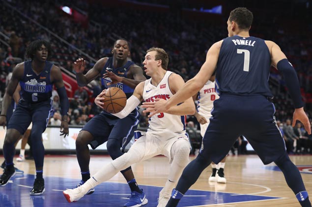 Pistons beat Mavericks in overtime in sloppy game between also-rans