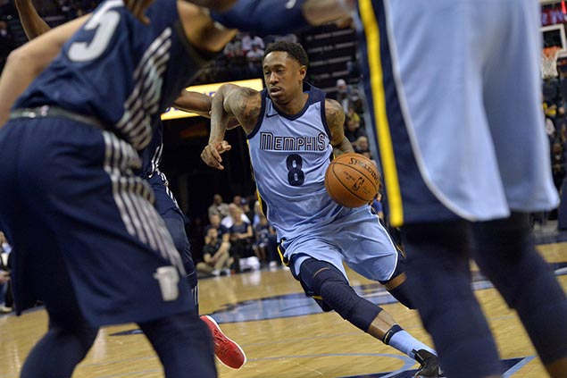 Grizzlies rip Pistons defense to end four-game slide in impressive home finale