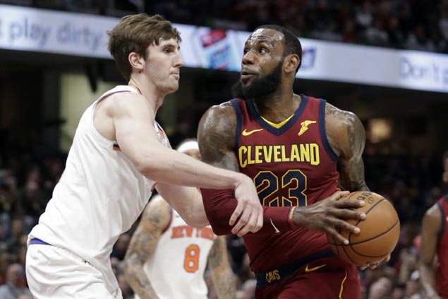 Knicks end season with win as LeBron plays game No. 82, then sits as Cavs settle for No. 4 seed in East