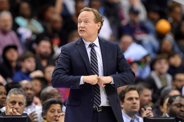 Bucks set to hire Mike Budenholzer as coach, according to source