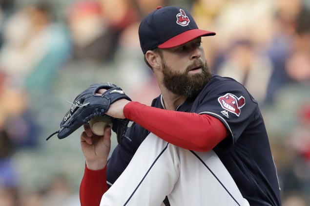 Corey Kluber strikes out 10, Indians hit five homers in rout of Mariners