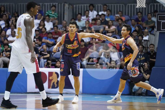 Tim Cone's worst fear comes true as his former player James Yap finds range