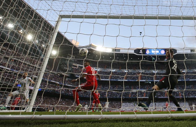 Madrid scrapes to victory on Bayern goalie blunder to gain Champions League final for third straight year