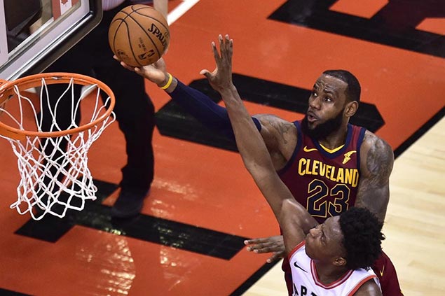LeBron, Love lead second half surge to stun top-seed Raptors as Cavs take 2-0 lead to Cleveland