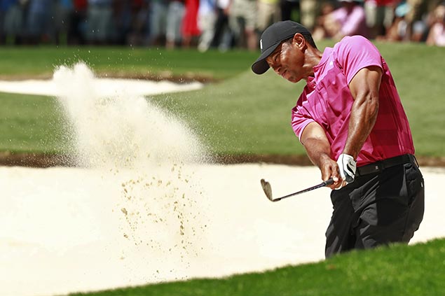 Tiger Woods struggles with putting to fall six shots behind lead at Quail Hollow