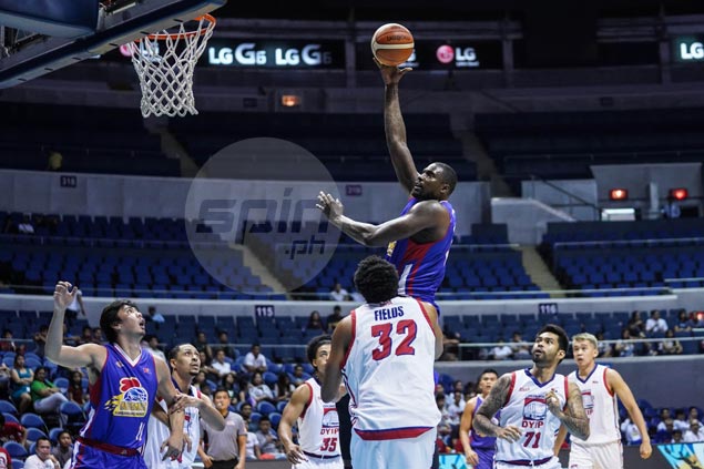 V-Mack makes most of borrowed time as Magnolia dismantles Columbian Dyip