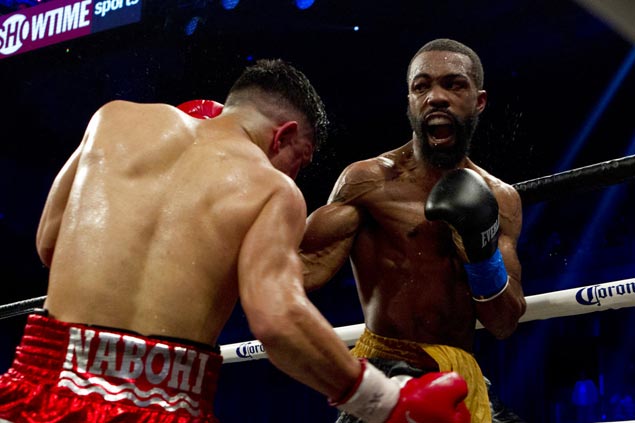 Gary Russell outpoints Joseph Diaz to retain WBC featherweight title