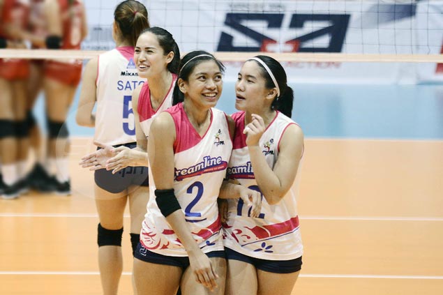 Creamline downs defending champ Pocari-Air Force to grab share of PVL lead