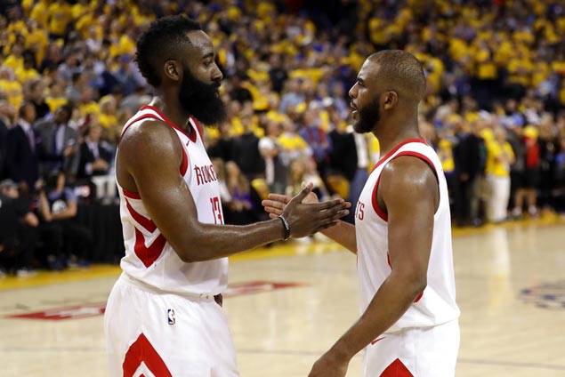 Brave CP3 carries Rockets on a tender foot, ends Warriors' record win streak at home