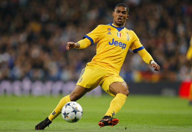 Brazil winger Douglas Costa injured but expected to be fit in time for World Cup