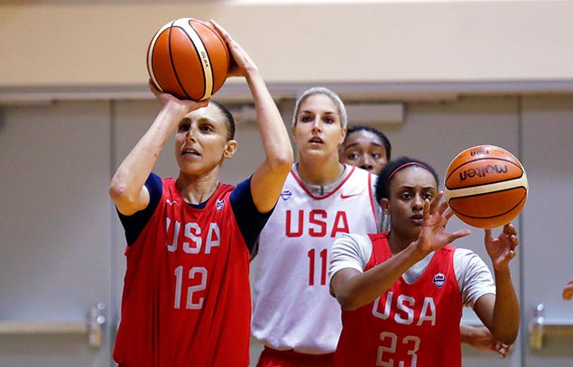 Elena Delle Donne leads the Washington Mystics past the Indiana Fever