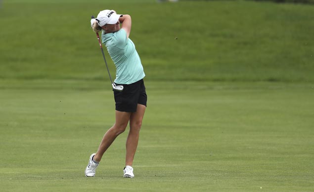 Minjee Lee two strokes clear as pregnant Stacy Lewis gains share of second