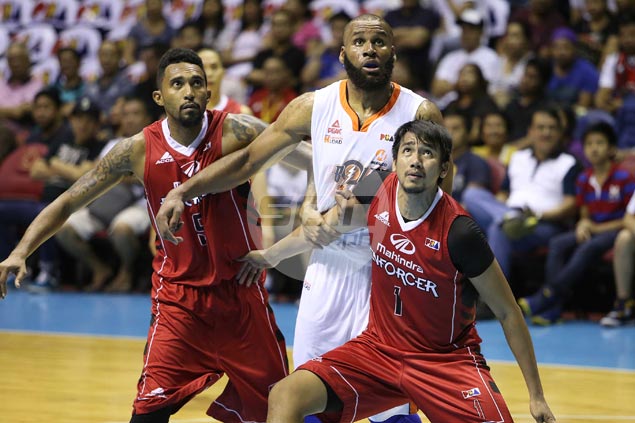 Arinze Onuaku posts sub-par offensive numbers, but low-post attention benefits Meralco shooters
