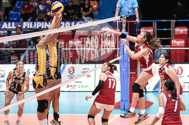 Cignal boosts chances of salvaging fifth place with straight-sets victory over Navy