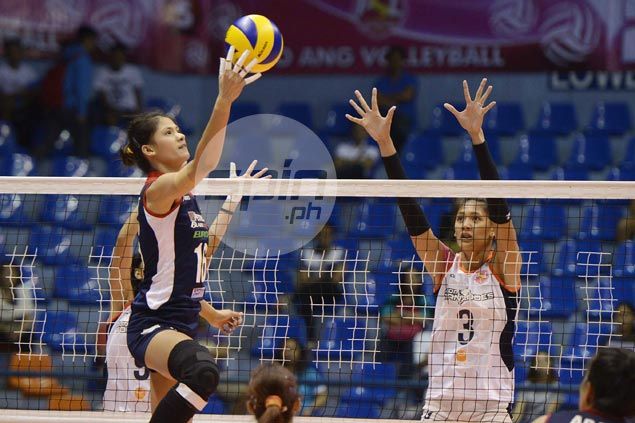 Dindin Santiago shows way as Blaze Spikers nip Tornadoes in five for second straight win in Super Liga
