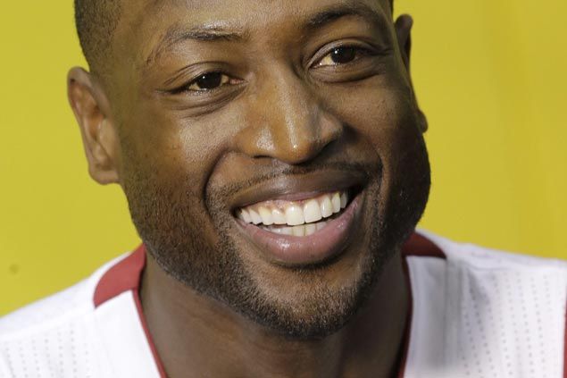 Dwyane Wade hosts bike ride to promote unity in Miami before leaving for training camp in Chicago