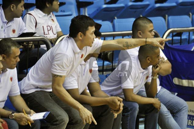 Gary David gives back to Lyceum, provides occasional services as Pirates assistant coach