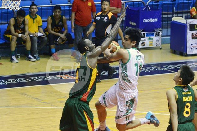 St. Benilde Blazers turn back USJR Jaguars for first win in preseason tournament