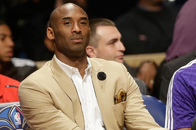 Kobe Bryant has surgery for torn rotator cuff, out for nine months