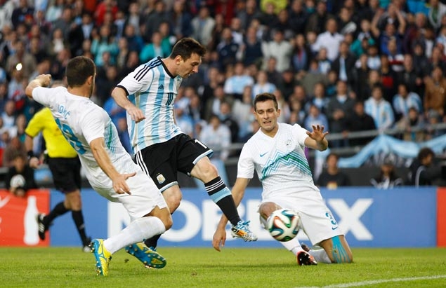 Messi, Alvarez deliver as Argentina beats Slovenia before leaving for ...