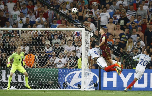 Vasili Berezutski scores to give Russia a draw with England in violence-marred Euro 2016 match