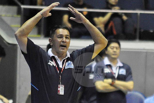 Adamson coach Kenneth Duremdes back in the country but lets Vince Hizon call the shots