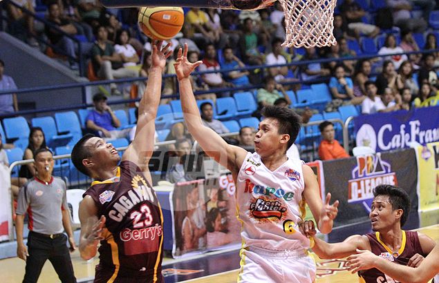 Cagayan Valley pounces on Troy Rosario ejection to deal Hapee second ...