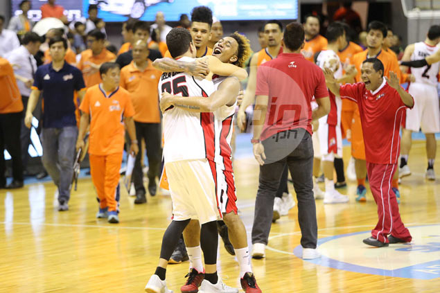 Alaska holds off Meralco, sets up PBA Finals face-off against Rain or Shine