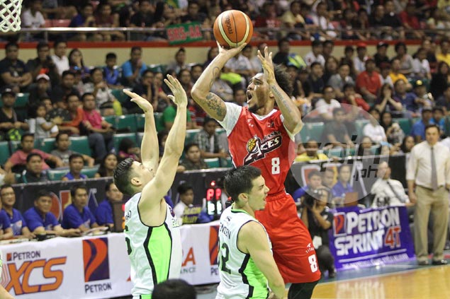Alaska fends off shorthanded GlobalPort behind career performance from Calvin Abueva