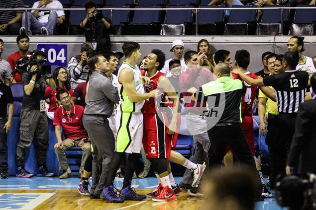 Jay Washington gives Abueva cold shoulder after game, accuses him of 'playing dirty'