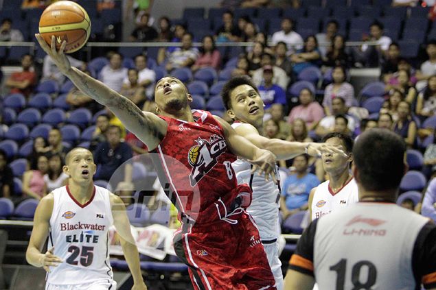 'Best Player' Eric Menk says Alaska teammate Abueva makes game a lot ...