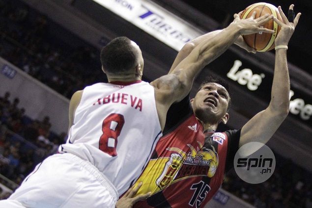 Arwind Santos says SMB big man June Mar Fajardo should get more touches