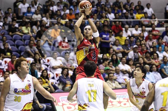 Arwind Santos says he constantly reminds Fajardo to trust his teammates more