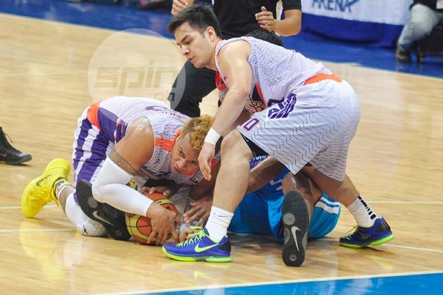Timely Pingris heroics help San Mig break duck with double OT win over Air21