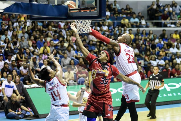 Eugene Phelps' 52-point explosion doesn't faze veteran SMB import AZ Reid