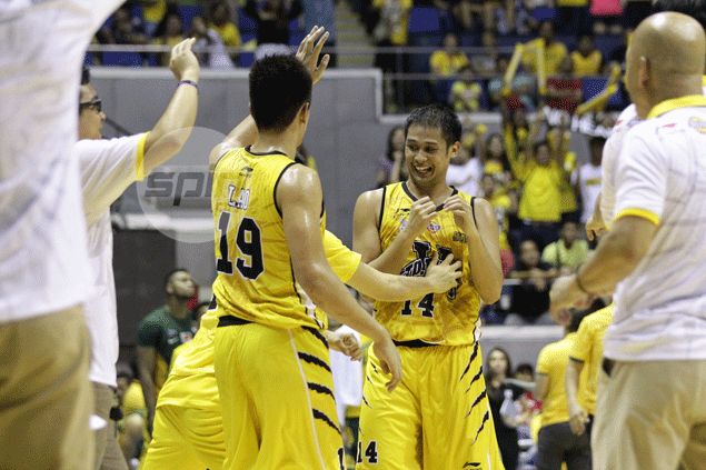 UST forward Embons Bonleon ruled out for rest of Season 79 to have surgery on injured wrist