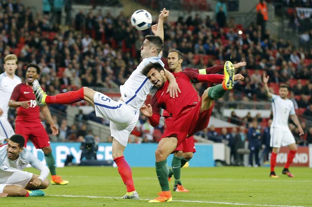 England nips 10-man Portugal to cap off preparations for Euro 2016