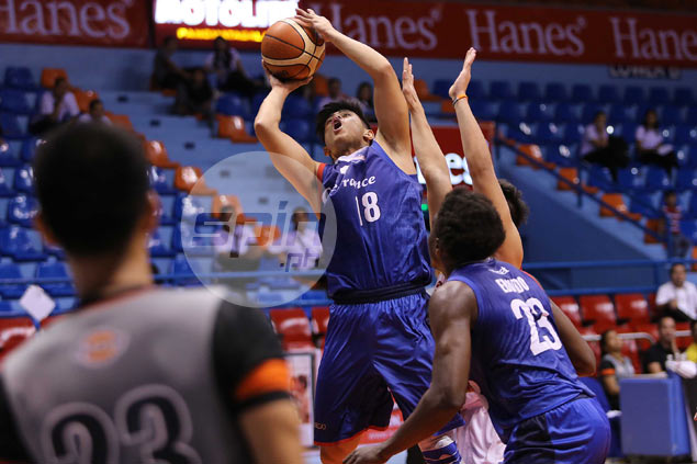 Carl Bryan Cruz puts one over former FEU teammates as CafeFrance levels D-League Finals