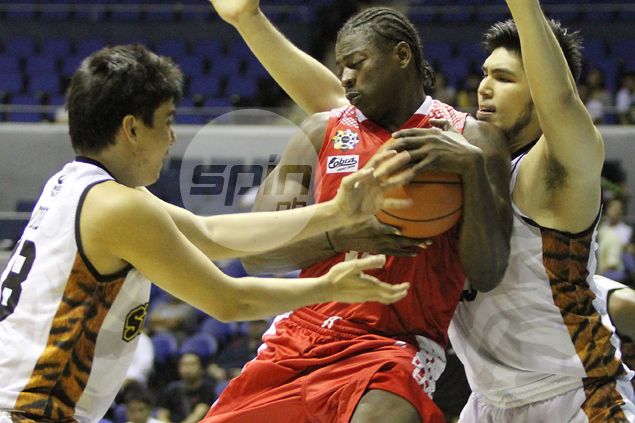 UE Red Warriors prey on Karim Abdul-less UST Tigers to end four-game UAAP losing streak