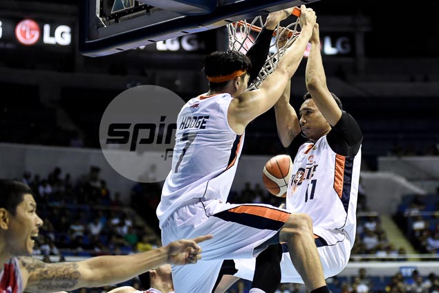 It's the effort that counts as Hodge, teammate Newsome miss highlight-reel dunk