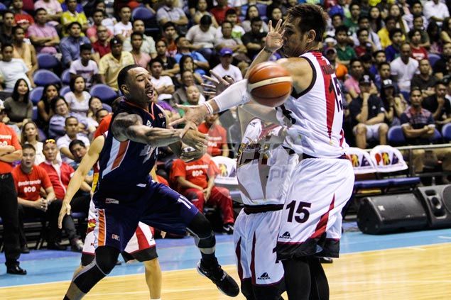 As Newsome announces PBA arrival with big dunk, Santos admits challenge was 'hilaw'