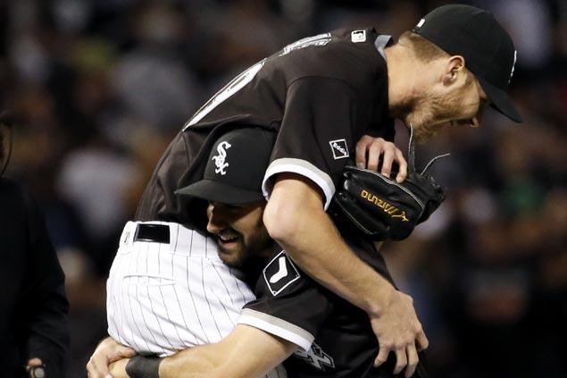 Chris Sale remains unbeaten in nine starts as White Sox edge Astros